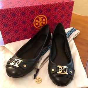 Tory Burch “Clines” Flats Black w/Gold Sz 7 +box
